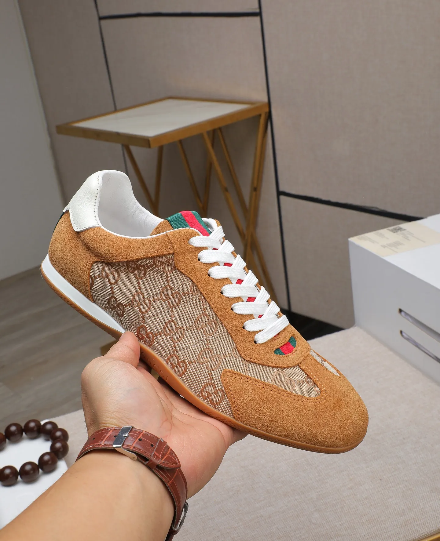 Men's shoes 💰460 GUCCI🔍🔍The latest models are on sale at the same time at the counter. Original calfskin imported from Italy, genuine leather lining, (high-end, extravagant, and classy) with exquisite workmanship. Soles: Original soles specially provided by the original factory. ⚠Exclusive double-layer movable molded soles are super comfortable⚠. Photos of the real thing🎬The real thing is even better🔍🔍"High quality·Follow the order" Code number 38-44